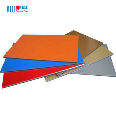 il rivestimento composito di alluminio di Rainscreen della divisione del pannello di 6mm PVDF 2000mm ha spazzolato di superficie