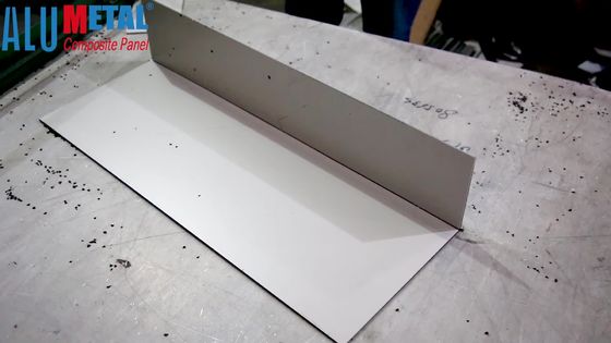 1250mm ha anodizzato il metallo di alluminio decorativo B1 franco dei pannelli dello strato