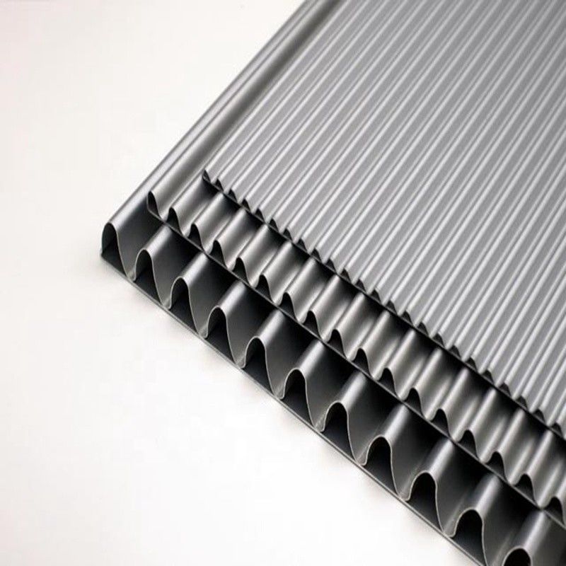 1500 x 4000 millimetri A2 franco hanno ondulato il tetto dell'alluminio rivestono il pannello composito per il LDPE del tetto